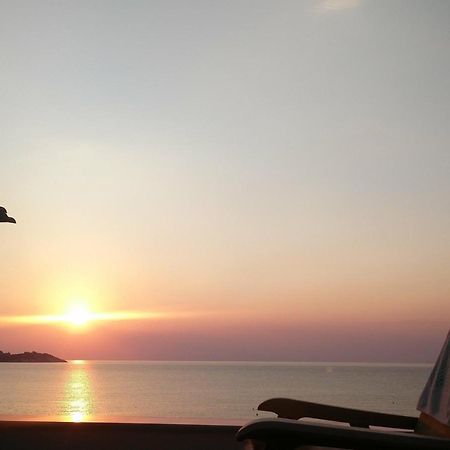 Beach House Emme Palaiontsiflikion Bagian luar foto