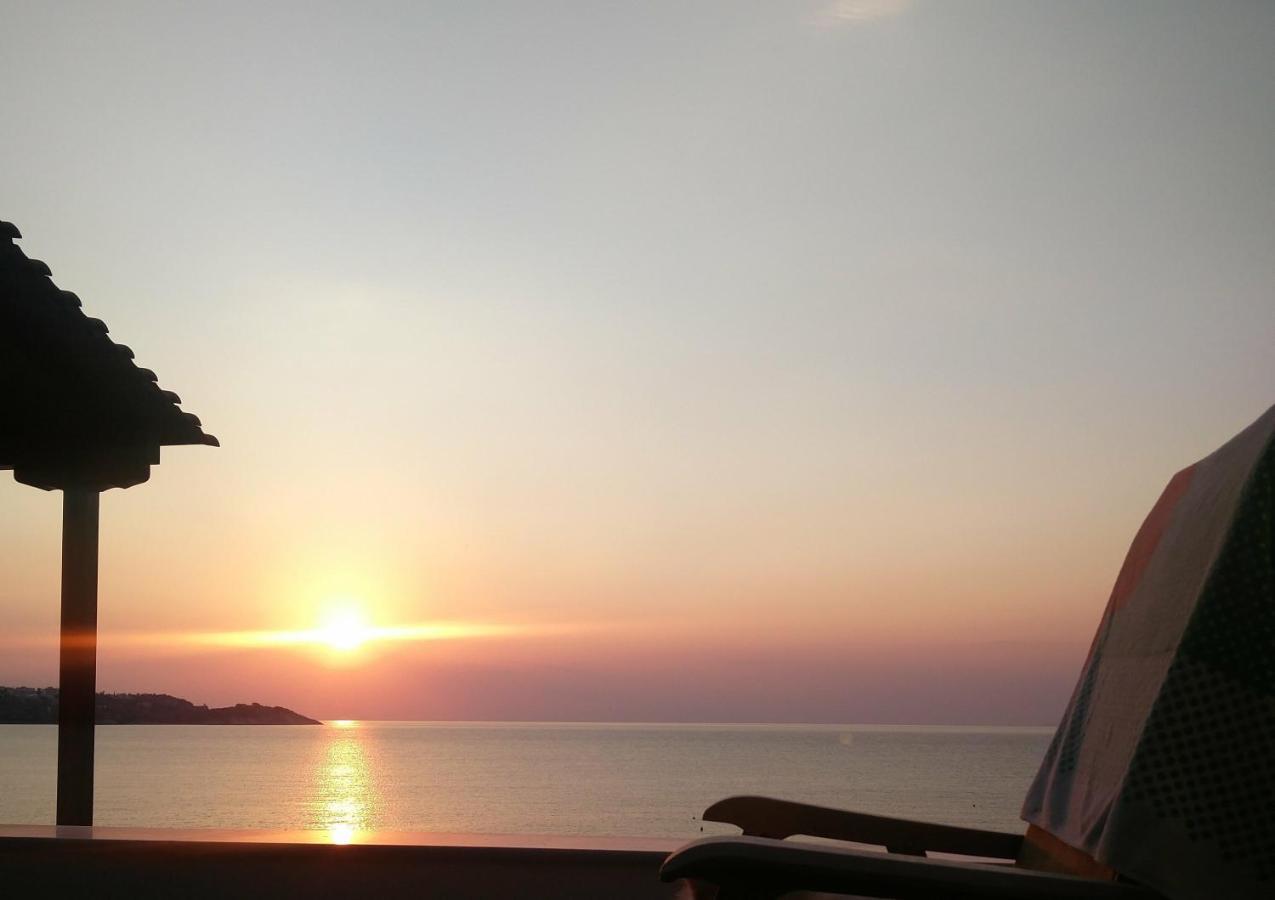 Beach House Emme Palaiontsiflikion Bagian luar foto